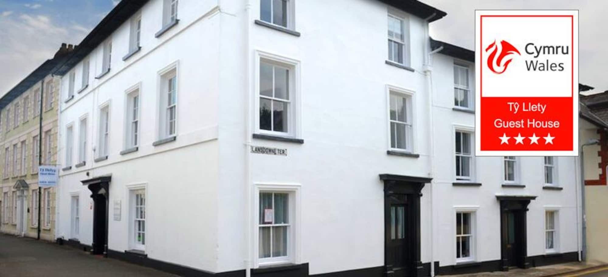 Ty Helyg Guest House Brecon Exterior photo